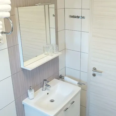 Cornial Apartment *